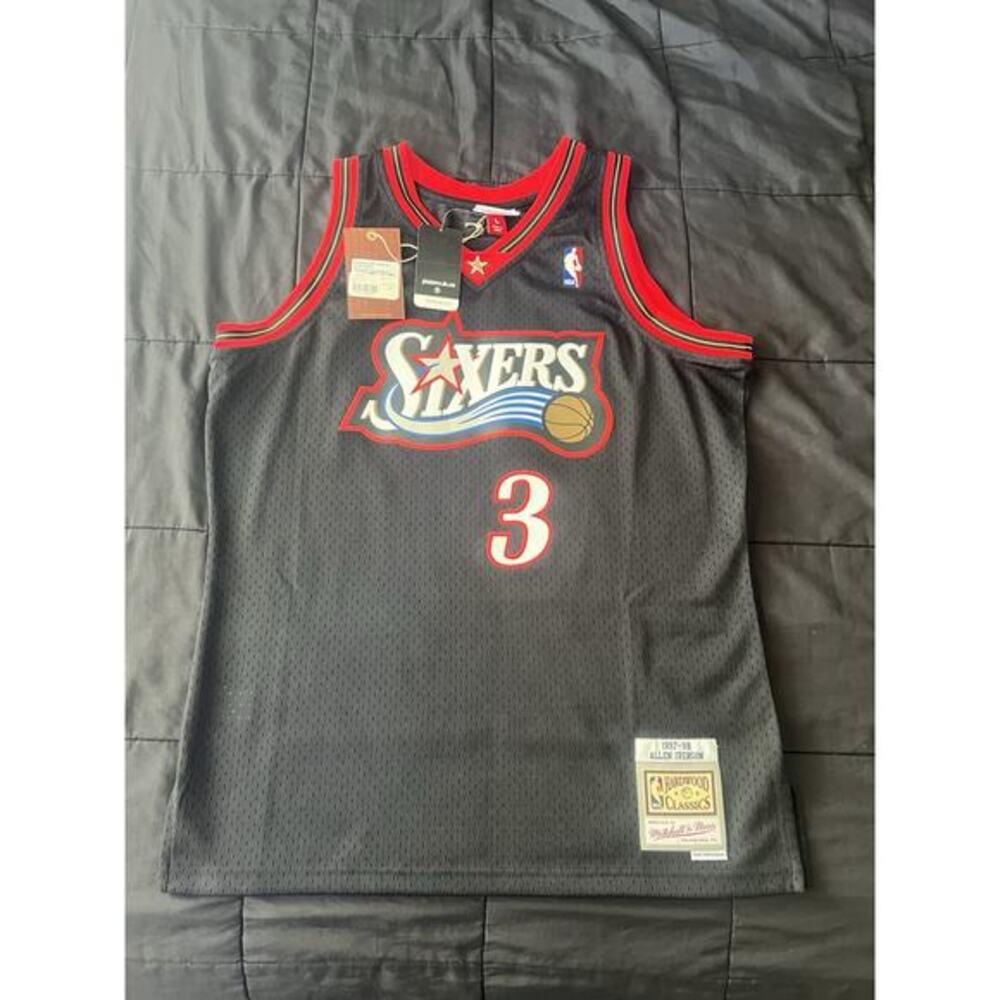 Mitchell & Ness Allen Iverson Black Jersey Philadelphia 76ers, Size Large